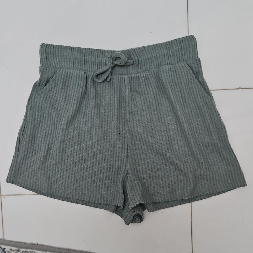 NWOT Jantzen Shorts with Textured Design